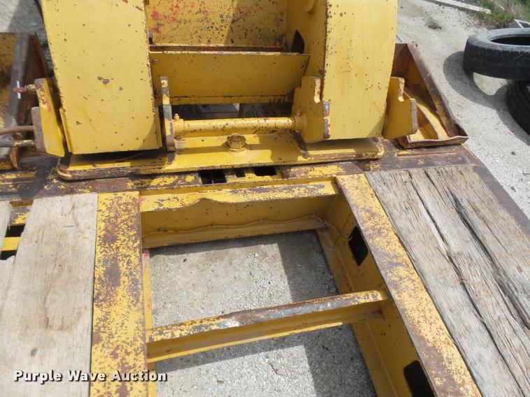 image for item DA5251 1998 Kalyn Siebert KSHRG-3-53T lowboy equipment trailer