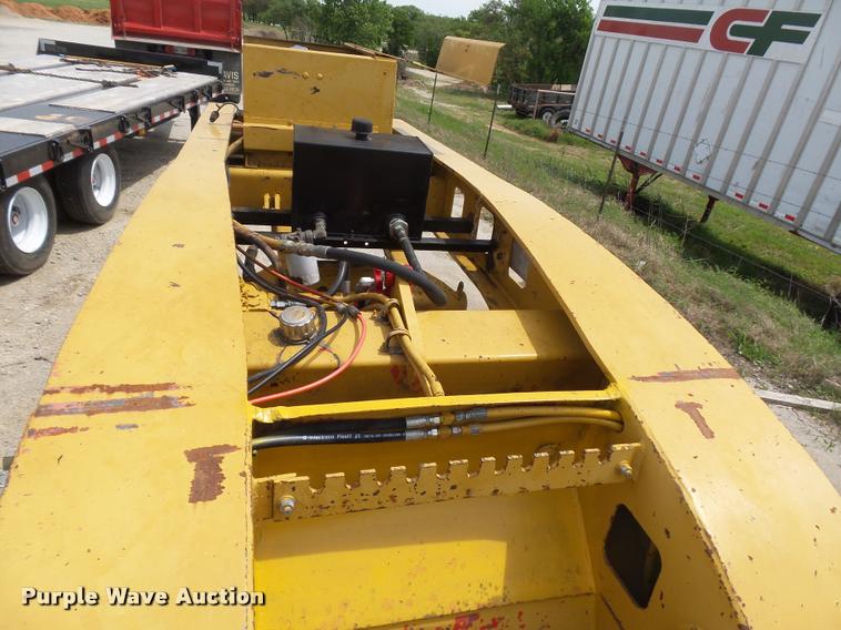image for item DA5251 1998 Kalyn Siebert KSHRG-3-53T lowboy equipment trailer