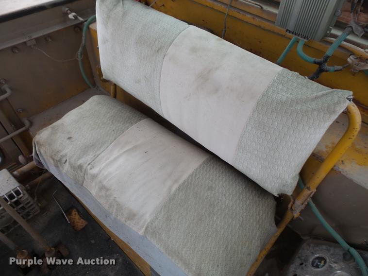 image for item DA8000 1968 Allis Chalmers M100B rigid frame motor grader