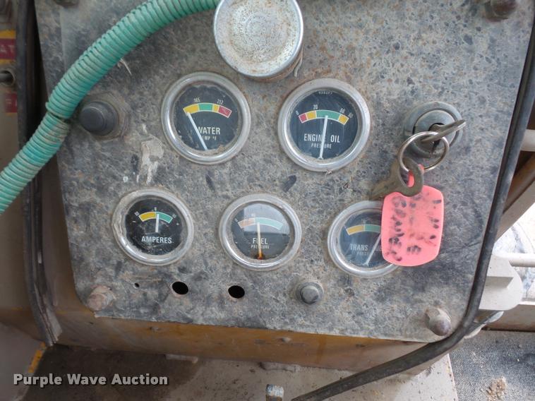 image for item DA8000 1968 Allis Chalmers M100B rigid frame motor grader