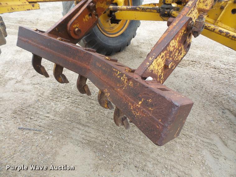 image for item DA8000 1968 Allis Chalmers M100B rigid frame motor grader
