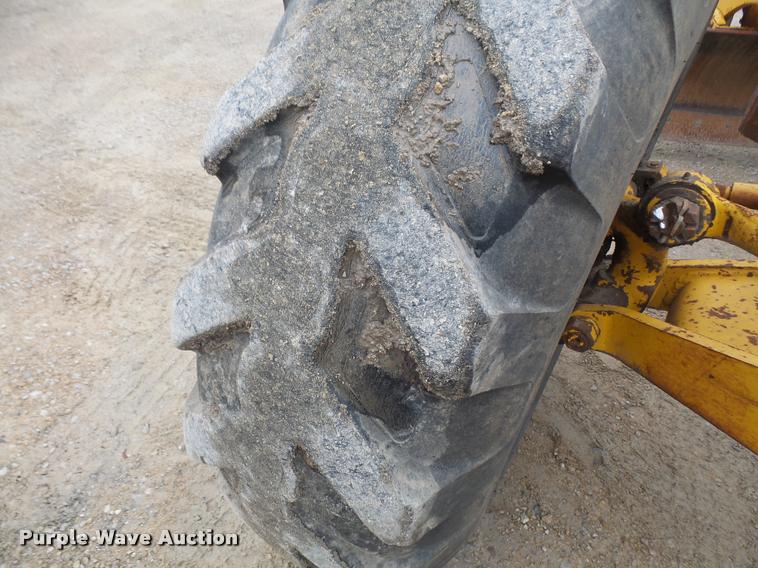 image for item DA8000 1968 Allis Chalmers M100B rigid frame motor grader