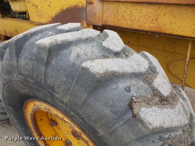 image for item DA8000 1968 Allis Chalmers M100B rigid frame motor grader