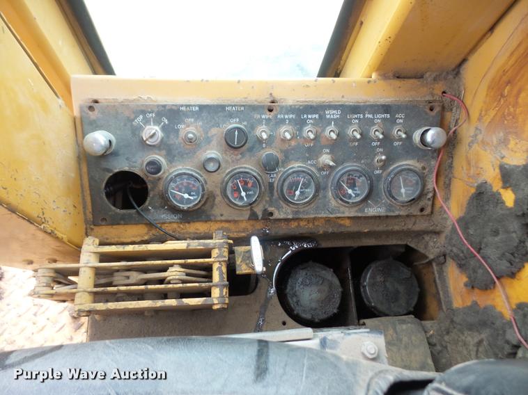 image for item DA8001 1987 Dresser A500E motor grader