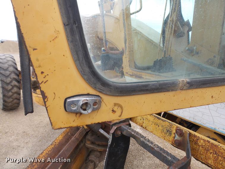 image for item DA8001 1987 Dresser A500E motor grader