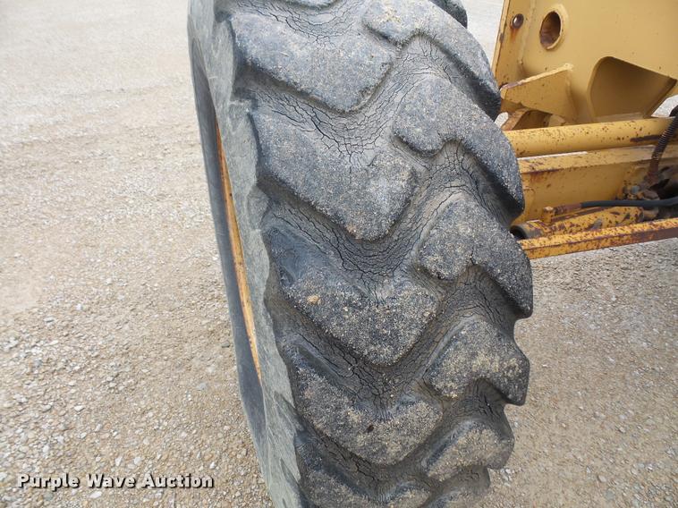 image for item DA8001 1987 Dresser A500E motor grader