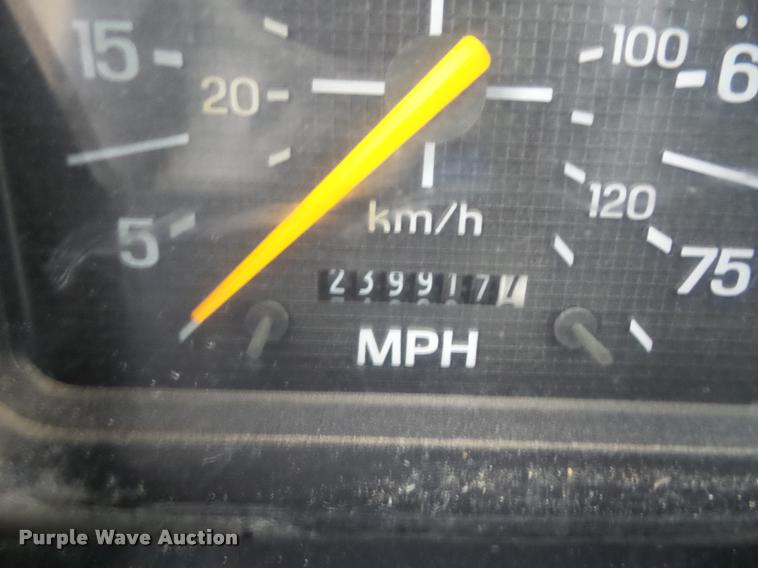 image for item DA8027 1999 Ford F800 dump truck