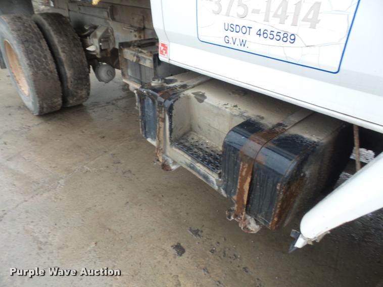 image for item DA8027 1999 Ford F800 dump truck