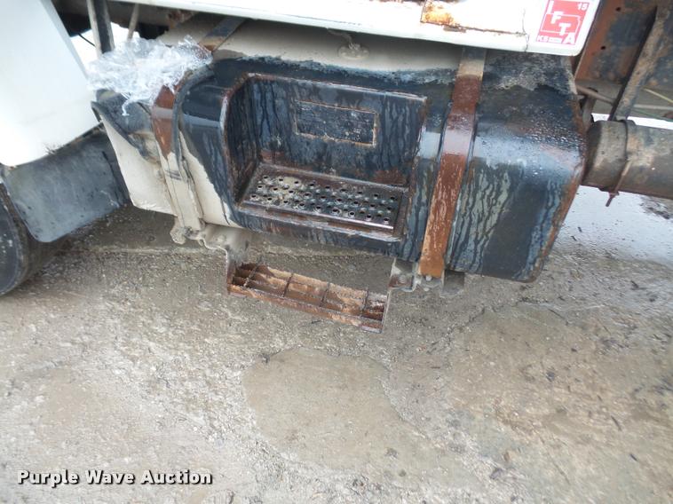 image for item DA8027 1999 Ford F800 dump truck