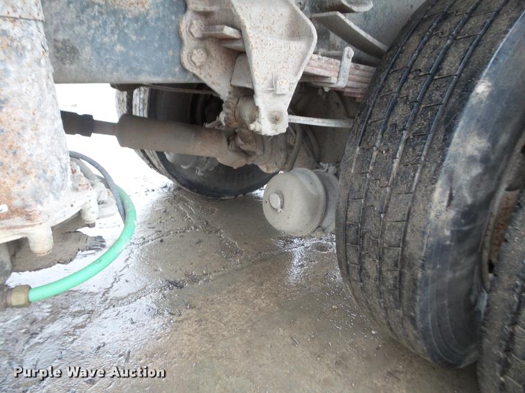 image for item DA8027 1999 Ford F800 dump truck