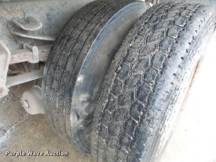 image for item DA8027 1999 Ford F800 dump truck