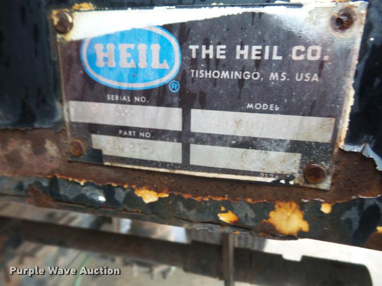 image for item DA8027 1999 Ford F800 dump truck