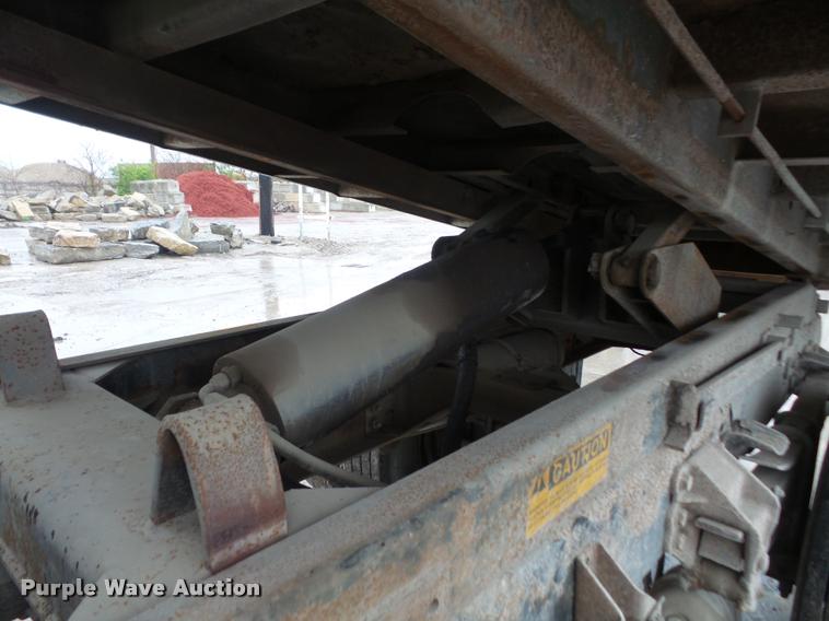 image for item DA8027 1999 Ford F800 dump truck