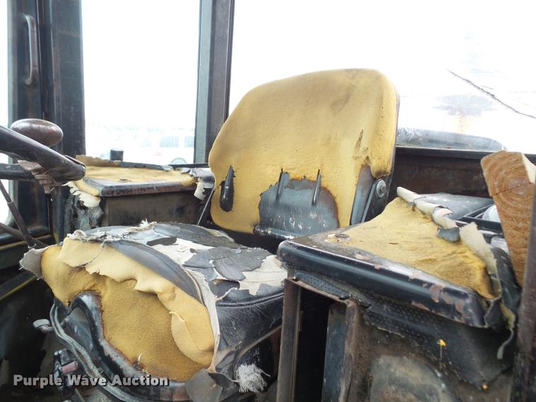 image for item DA8049 1984 John Deere 644C wheel loader