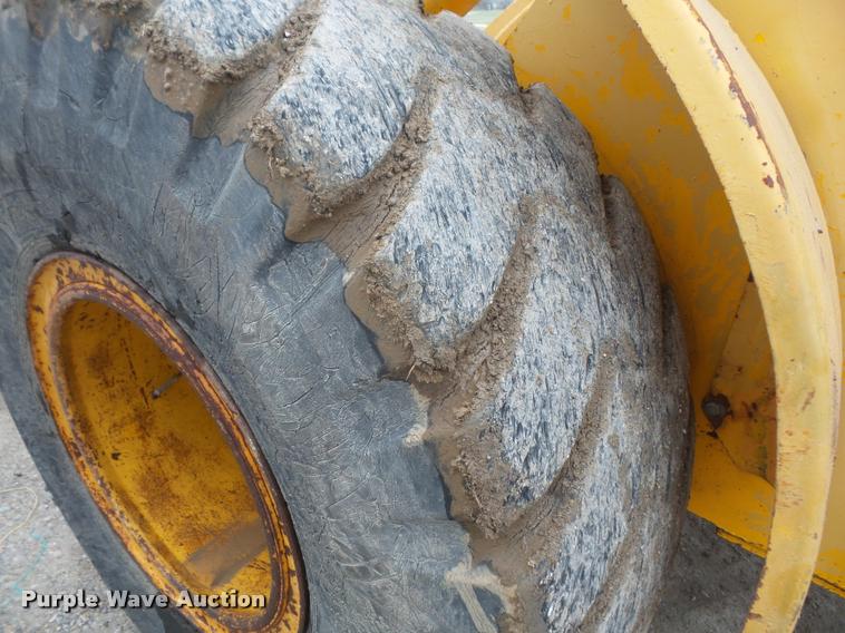 image for item DA8049 1984 John Deere 644C wheel loader