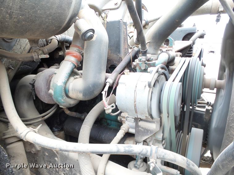 image for item DB0140 1993 International 4700 oil distribution truck