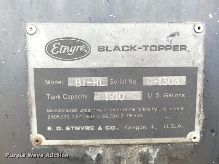 image for item DB0140 1993 International 4700 oil distribution truck