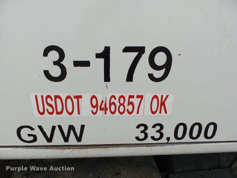 image for item DB0140 1993 International 4700 oil distribution truck