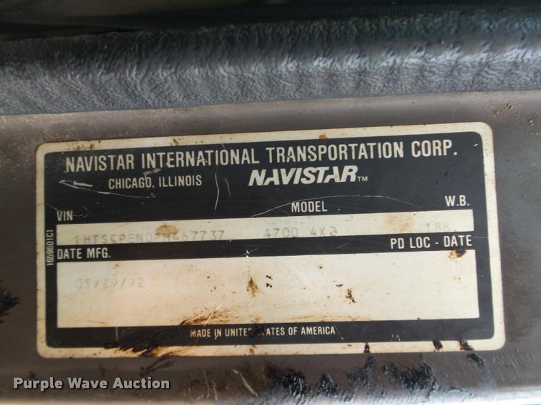 image for item DB0140 1993 International 4700 oil distribution truck