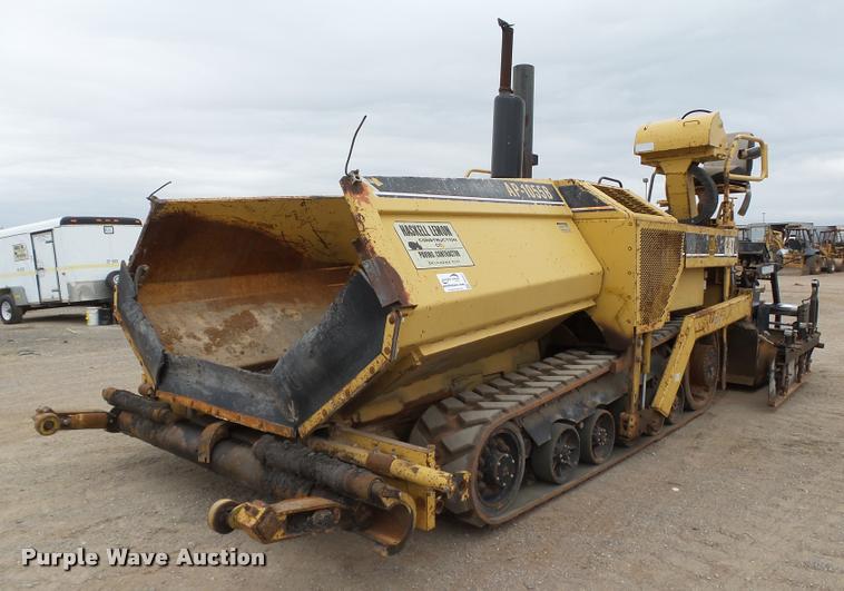 image for item DB0141 1999 Caterpillar AP-1055B paver