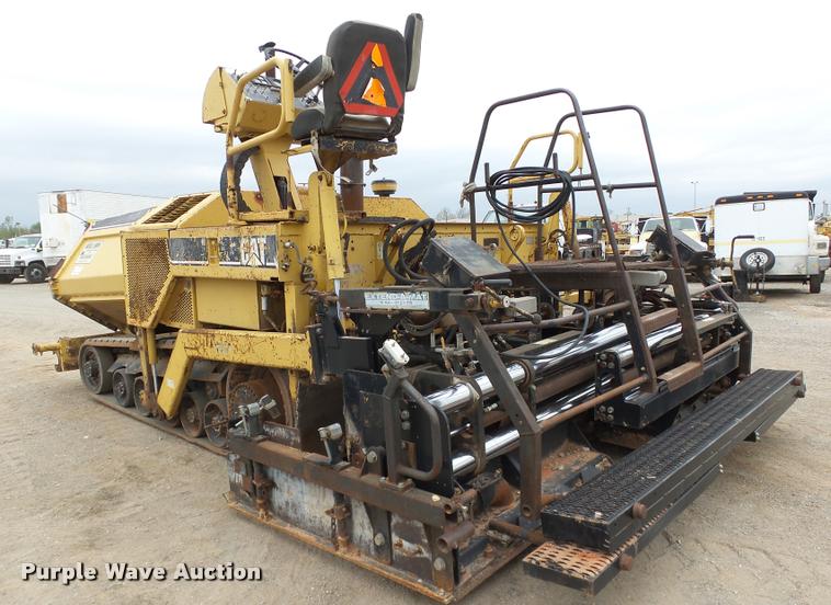 image for item DB0141 1999 Caterpillar AP-1055B paver