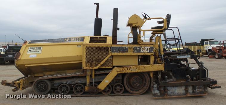 image for item DB0141 1999 Caterpillar AP-1055B paver