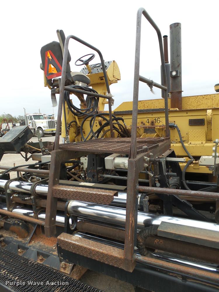 image for item DB0141 1999 Caterpillar AP-1055B paver