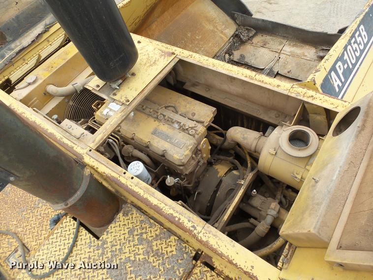 image for item DB0141 1999 Caterpillar AP-1055B paver