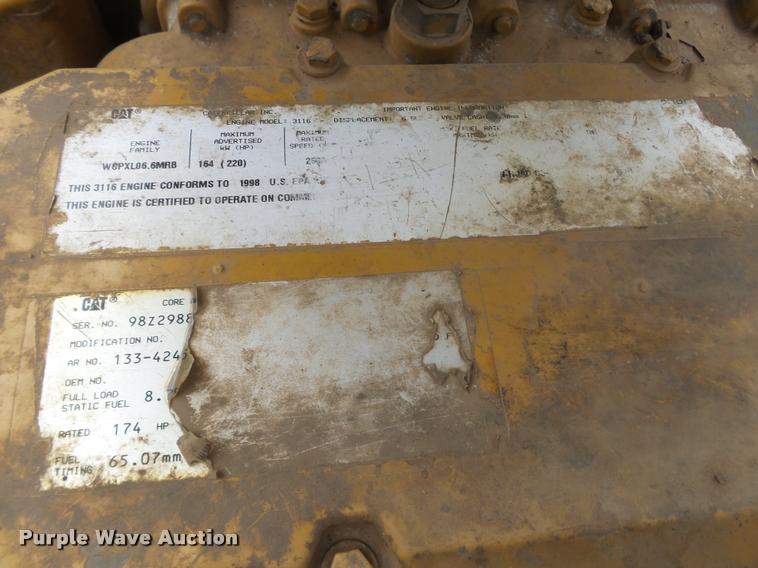 image for item DB0141 1999 Caterpillar AP-1055B paver