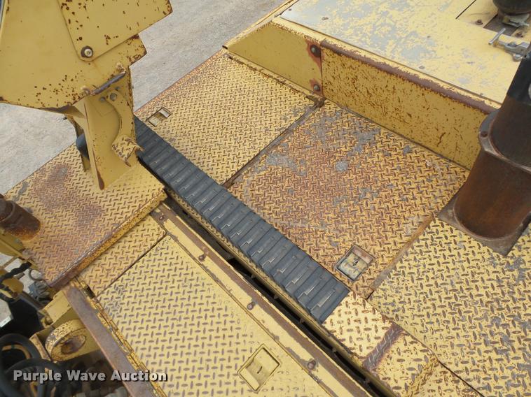 image for item DB0141 1999 Caterpillar AP-1055B paver