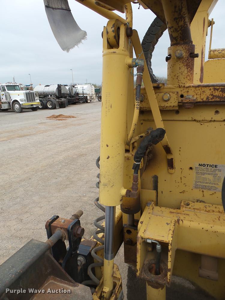 image for item DB0141 1999 Caterpillar AP-1055B paver