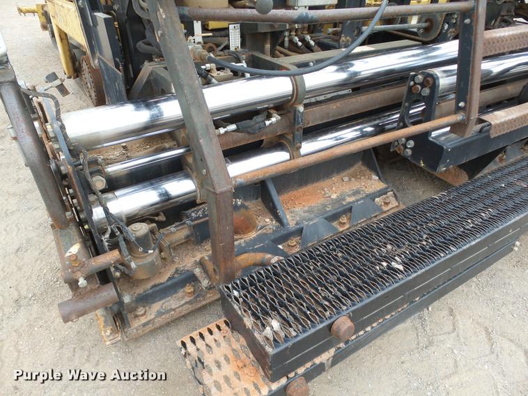 image for item DB0141 1999 Caterpillar AP-1055B paver