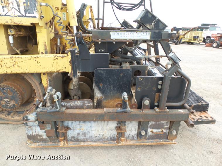 image for item DB0141 1999 Caterpillar AP-1055B paver