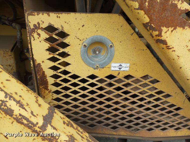 image for item DB0141 1999 Caterpillar AP-1055B paver