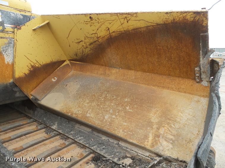 image for item DB0141 1999 Caterpillar AP-1055B paver