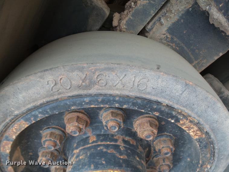 image for item DB0141 1999 Caterpillar AP-1055B paver