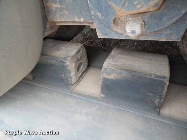 image for item DB0141 1999 Caterpillar AP-1055B paver