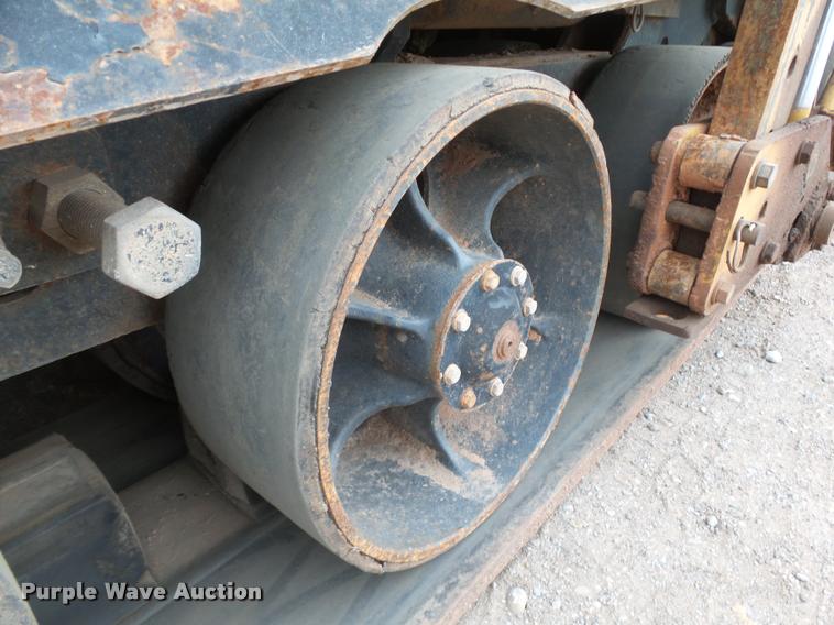 image for item DB0141 1999 Caterpillar AP-1055B paver