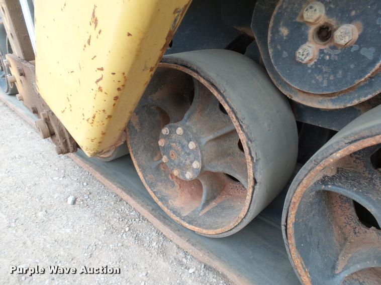 image for item DB0141 1999 Caterpillar AP-1055B paver