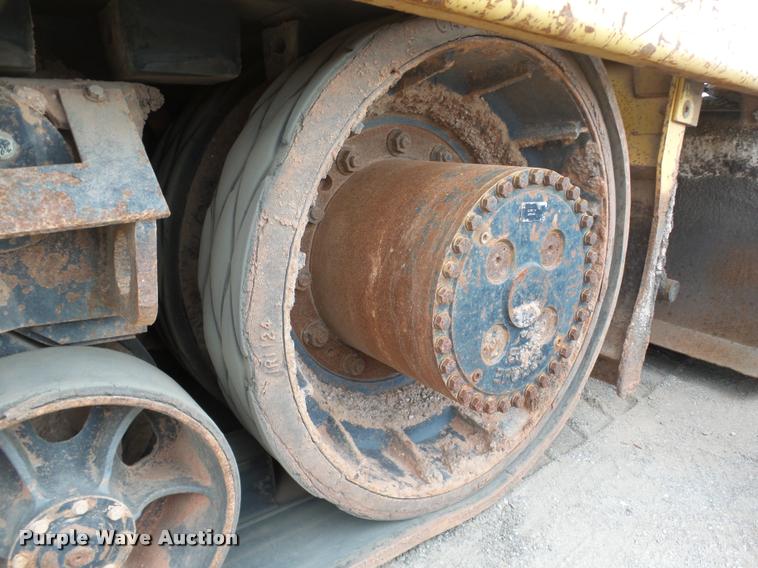 image for item DB0141 1999 Caterpillar AP-1055B paver