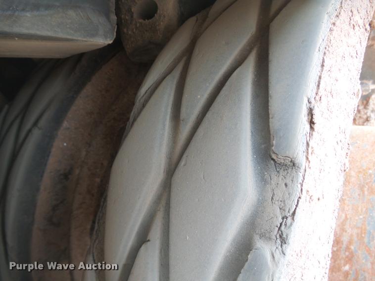 image for item DB0141 1999 Caterpillar AP-1055B paver