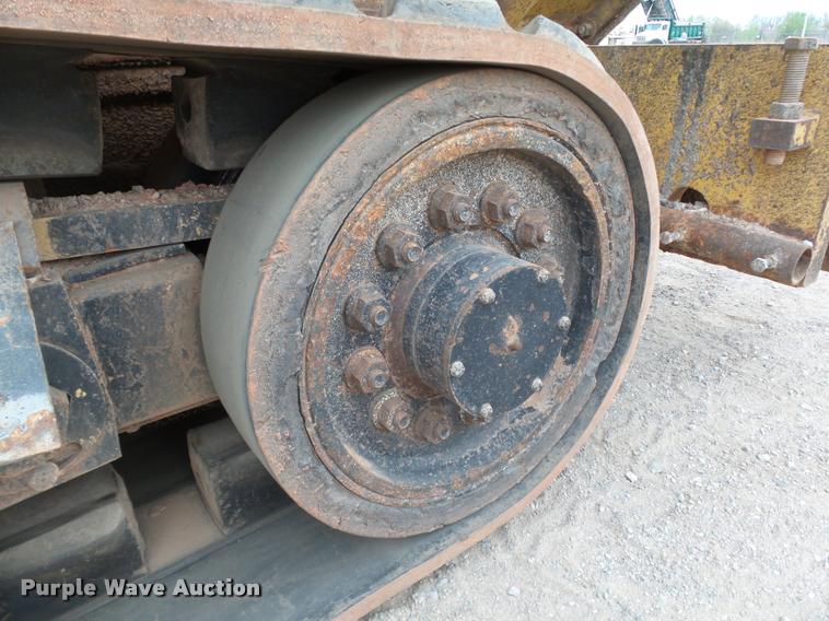 image for item DB0141 1999 Caterpillar AP-1055B paver