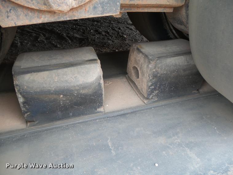 image for item DB0141 1999 Caterpillar AP-1055B paver