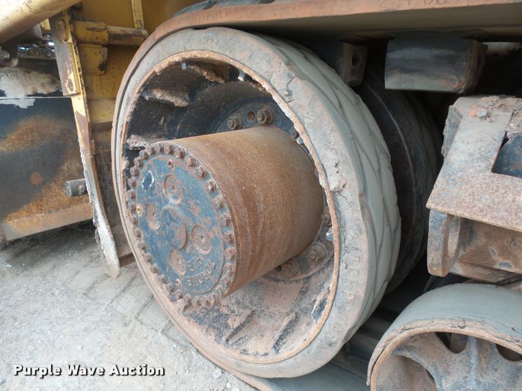 image for item DB0141 1999 Caterpillar AP-1055B paver