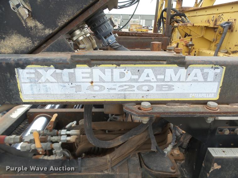 image for item DB0141 1999 Caterpillar AP-1055B paver