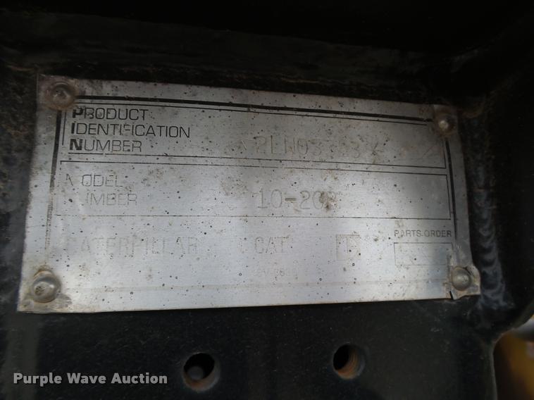 image for item DB0141 1999 Caterpillar AP-1055B paver