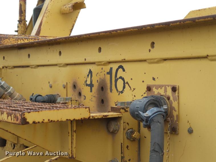 image for item DB0141 1999 Caterpillar AP-1055B paver