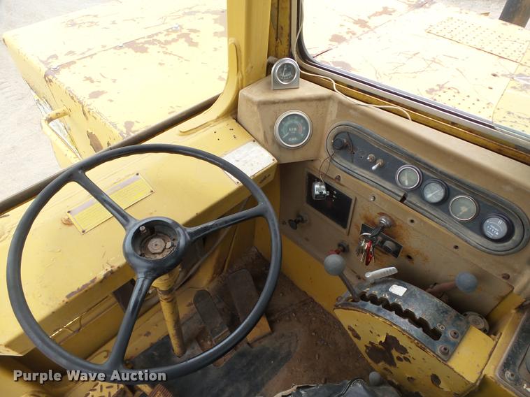 image for item DB0142 1989 Caterpillar 615C elevating scraper