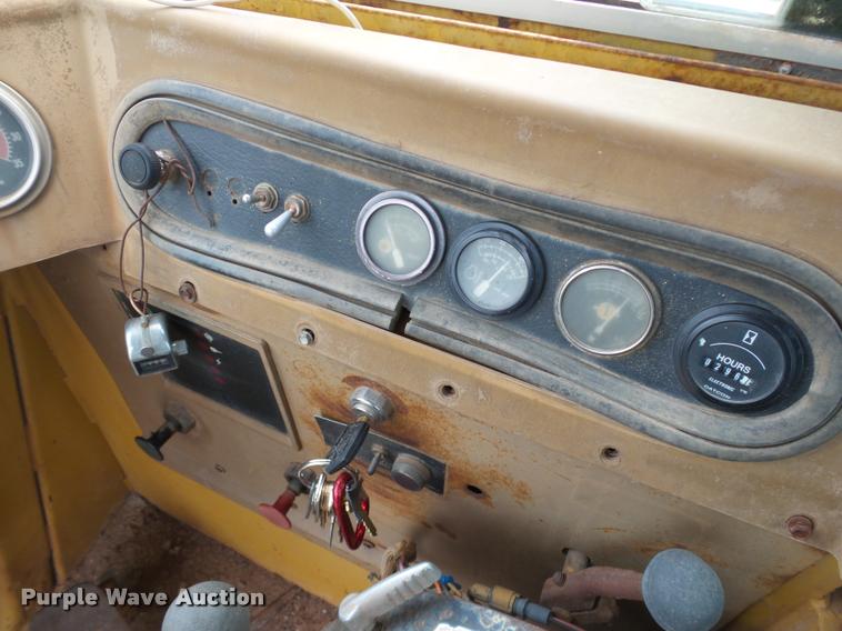 image for item DB0142 1989 Caterpillar 615C elevating scraper