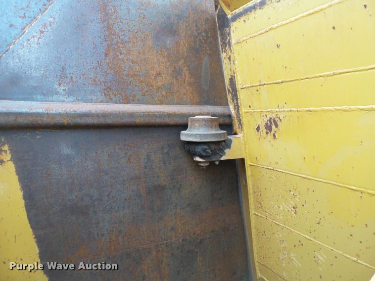 image for item DB0142 1989 Caterpillar 615C elevating scraper